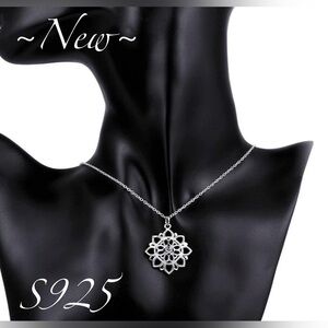 Sterling Silver 925 18’  Round Charm Necklace w/Crystal Accents NEW